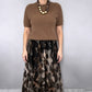 Completo due pezzi da donna composto da maglione e gonna fluida con stampa leopardata